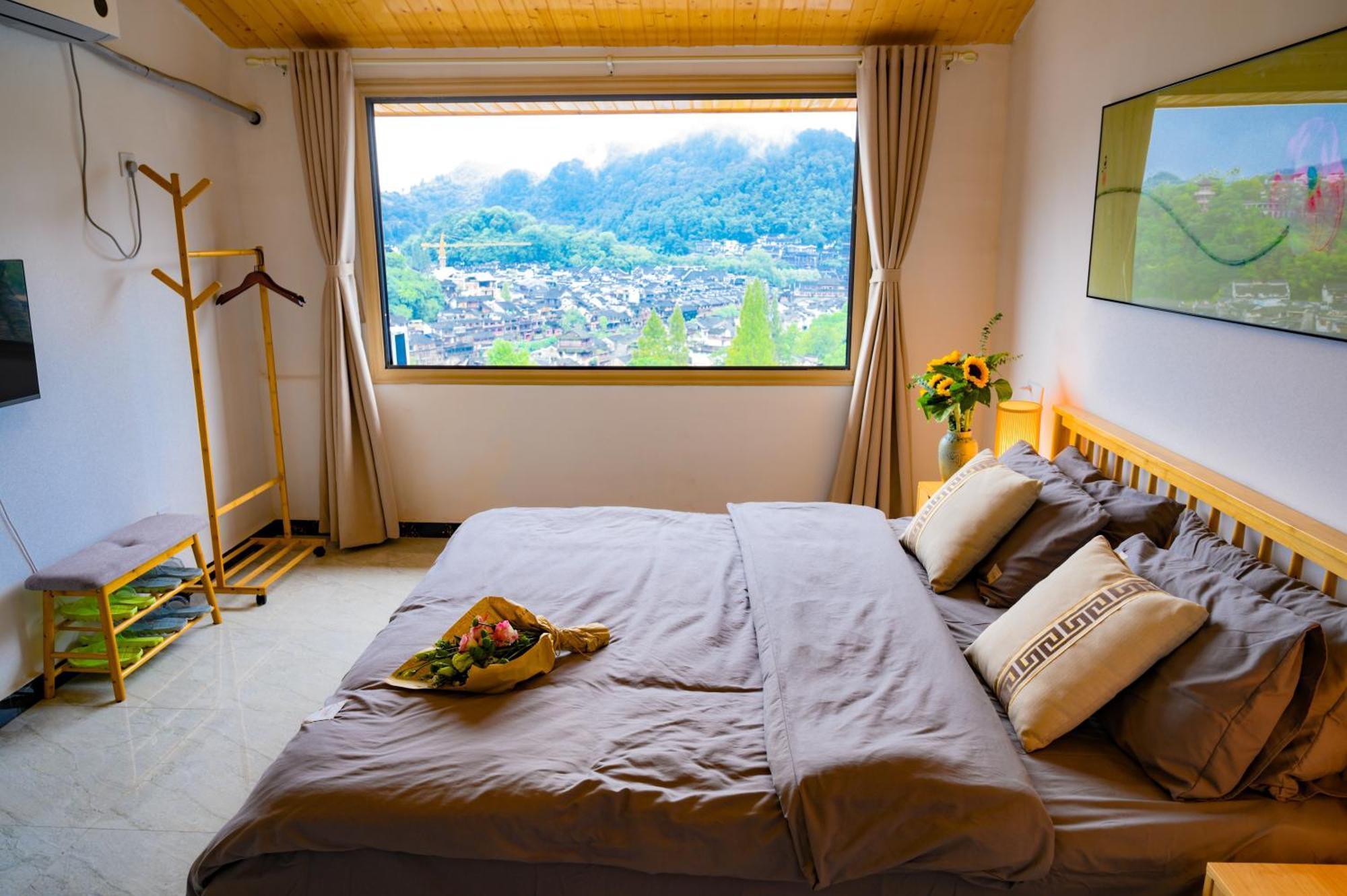 云起山居庭院观景民宿 Fenghuang Buitenkant foto